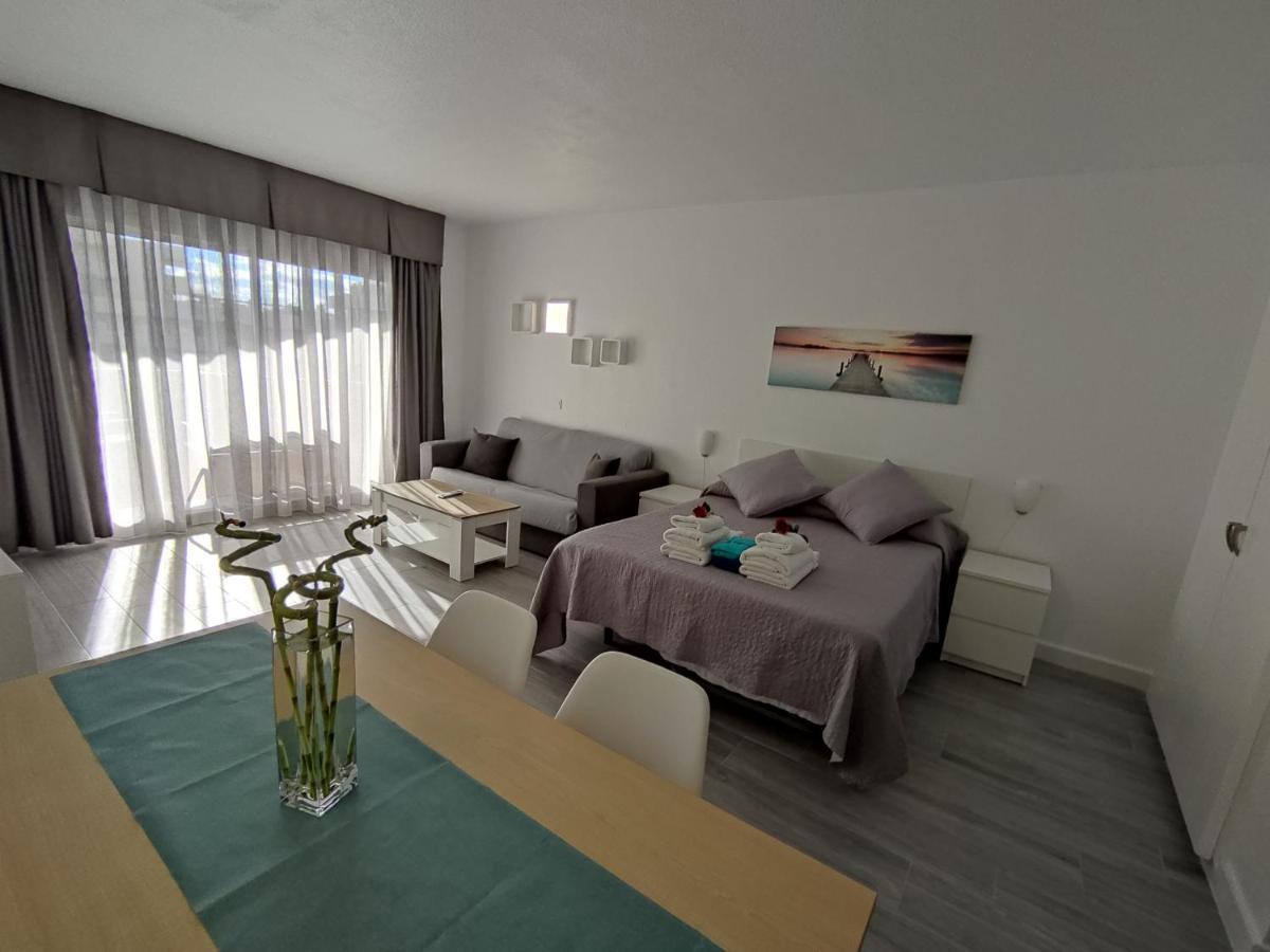 Estudio Benalbeach Primera Linea De Playa Benalmádena Exterior foto